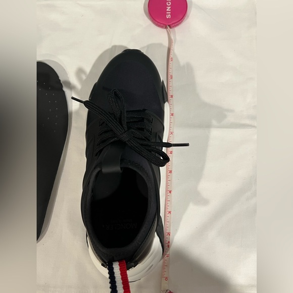 Moncler Womens Lunarove Low-Top Sneakers - Picture 15 of 16